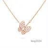 Designer Jewelrys Van Clover Neckalce Cleef Four Leaf Clover Collane di lusso per le donne Ciondolo a farfalla da donna in oro con diamanti Red Bule White Shell in acciaio inossidabile