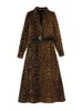 Casual Kleider XNWMNZ 2024 Frauen Mode Gürtel Animal Print Kleid Frau Vintage V-ausschnitt Langarm Weibliche Chic Midi