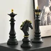 Northeuins Resin Chess Pieces Board Gamesアクセサリーインテリアホームデコレーションチェスマン彫刻のためのレトロ美学の装飾240123