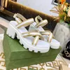 Sandalias de diseñador Italia Zapatillas París Nuevas diapositivas de goma Sandalias Brocado floral Mujeres Hombres Zapatilla Fondos planos Chanclas Moda para mujer Playa a rayas 35-46 1.25 05