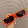 선글라스 2024 Square Rivet 여성 디자이너 Steampunk Goggles 고딕 양식 힙합 펑크 파티 남자 안경 당신의 스타일