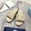 2024 New Designer Brand Slippers Womens Slides Soft Padded Nappa Leather Sandals Mules with Box Women Platform Bread Slipper Flat Slide Summer Beach Sandal