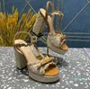 Kadın Sandal Tasarımcı Su Geçirmez Platform Ayakkabı Slaytlar Topuklu Deri Sole Saman Dokuma Koyun Dinini Tutkun Topuk Yüksekliği 10.5cm