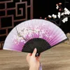 Dekorativa figurer Bambu Hand Folding Fan Antik kinesisk stil Summer Female Dance Portable Elegent Flower Hold