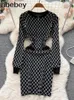 カジュアルドレスの女性編み鉛筆ドレス韓国の長袖O首の弾力性のあるスリム秋の冬セクシーなボディコーションウォームセーター