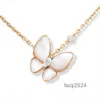 Designer Jewelrys Van Clover Neckalce Cleef Four Leaf Clover Collane di lusso per le donne Ciondolo a farfalla da donna in oro con diamanti Red Bule White Shell in acciaio inossidabile