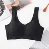 Bras Bras Ice Silk Bra Brass Bras Bras Kobiety miękki cienki push unned KOMPLITNY TOP z wyściełanymi sportami bralette YQ240203