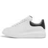 2024 Designer Sneakers Buty Zachażone buty Białe czarnokątne aksamitne zamszowe trenery kobiety męskie kobiety płaskie Platforma