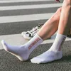 Chaussettes pour hommes mode drôle Harajuku hommes longs gratuits Hip Hop Style de rue sous-vêtements de sport unisexe hiver haut équipage Tube cadeaux