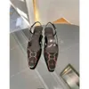 2022 LUXURY Donna G sandali slingback décolleté Le scarpe slingback Aria sono presentate in rete nera con motivo scintillante di cristalli Chiusura con fibbia posteriore Taglia eur35-42