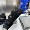 Slides Paris Designer Homens Mulheres Chinelos Senhoras Lã Inverno Fur Fofo Peludo Letras Quentes Sandálias Confortáveis ​​Fuzzy Girl Flip Flop Slipper 35-46