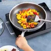 Pannen Restaurant Multifunctionele roestvrijstalen frituurpan Vlees antiaanbaklaag Koken Platte pan Keukengadget 24 cm