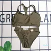 Hot Bikini Set Spring Beach Vacation Swimsuit Tvådelad sommarmetallanslutning med kuddar Vest Bikini Split baddräkter