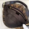 10A Зеркальное качество высшего уровня Baguette Hobo Bag 27см Роскошные дизайнерские женские холщовые сумки Черная маленькая сумка с буквами на плечо Stra281r