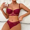 Soutien-gorge Ensembles Europe Style Mode Femmes Sexy Push Up Rassembler Soutien-Gorge Ensemble Femme Lisse Épaissir Sous-Vêtements Croix Sangle Creux Out Lingerie Costumes