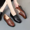 Spring Autumn Mother Flats Shoes Soft Sole Loafers Round Toe Flat Non slip Female Casual Leather 240202