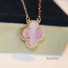 Дизайнерские ювелирные изделия Van Clover Neckalce Cleef Четырехлистный клевер Ожерелья vanly Clefly Simple V Золото с толстым покрытием из 18-каратного розового золота Кулон с четырьмя листьями травы Модный стиль