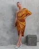 Robes décontractées Arrivées Sense Design 2024 Printemps Été Vêtements pour femmes Couleur unie Sexy Robe asymétrique à manches asymétriques