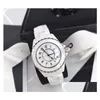 여자 시계 클래식 우아한 디자이너 시계 여성 패션 단순한 시계 34mm 도자기 여성 블랙 흰색 컬러 손목 시계 C849 Dhoyl