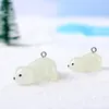 Charms 10st lysande isbjörn hartsharts söt djurhänge för smycken gör örhängen nyckelring diy tillbehör hantverk fynd
