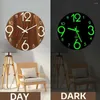 壁の時計の明るい時計12インチ木製のサイレントノンチックなキッチン屋内/屋外のリビングルームベッド用のナイトライト付き