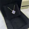 Van Clover Kolye Cleef Four Leaf Clover Neckalces Lüks Aşk Yonca Tasarımcısı Van Charm Kolye Kolyeleri Kadınlar Işık Mor Taş Pırlanta Goth Sailormoon Mo