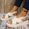 Sandaler Ladies Summer Low Heel Open Toe Flat Shoes 2024 Utomhus lättviktig strandtjockkvinnor