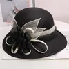 Britische Lady Deby Race Fedora Sommerkirche Elegante Sinamay-Blumenleinen-Sonnenkappe Frauen Vaction Breitkrempige Cloche-Hüte 240126