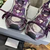 Den nya våren 2024 Paris Pop Shoes Female Ins Fashion för att göra gamla tjocksolade Deep Street Dirty Sneakers