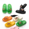 Designer Mens Slides Teli da donna Slide Sandalo Sandal Summer Flops luminoso Flip flip in rilievo scarpe da festa