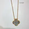 Gioielli firmati Cleef Van Collana quadrifoglio Collana van cloverCollana trifoglio dorato edizione alta Collana femminile Fritillaria grigia Ciondolo fortunato Pla in oro rosa 18 carati