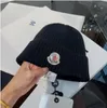 2023 Designerhatt för man beanie designers hattar kvinnor unisex vinter kashmir avslappnad utomhus beanies motorhuven huvud varm kashmir mössa passar lyx mode brev hatt män