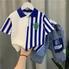 Set di abbigliamento Neonati maschi Colletti rovesciati estivi Abiti Boutique Camicia a maniche corte a righe Jeans Pantaloncini Tuta sportiva casual per bambini in due pezzi