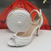 Sandales Mode Blanc Perle Bout Ouvert Chaussures De Mariée Poisson Été Femme Bride À La Cheville Boucle Sac De Fête De Mariage Talon Mince