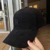 Ball Caps Lüks Beyzbol Kapağı Tasarımcı Şapka Kapakları Casquette Luxe Unisex Katı Geometrik Baskı Takılmış Çiftlik Tuval Men Toz Çanta Snapback Moda Güneş Işığı Şapkaları