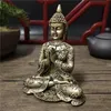 Thailandia Statue di Buddha Decorazione della casa Colore bronzo Artigianato in resina Meditazione Buddha Scultura Feng Shui Figurine Ornamenti 240202