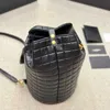 Vintage Rhombic Lattice Buckets Shopping Bag Ny krok Bucket Bucket Bag Versatile Practical Soft Lambskin Black Classic Color 240207