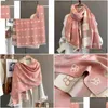 Bufandas 2023 Plaid Cashmere Bufanda Mujeres Diseño Manta de invierno Cálido Pañuelo grueso Bandana Mujer Pashmina Mantón Wrap Bufanda Ponch DHSZ7