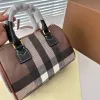 Bolsas de ombro de grife clássica de designer de moda Bolsa de compras de couro de lady tits bolsa saco feminino bola crossbody notury bolsa casual presente