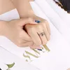 Anelli a fascia S925 Argento sterling Piccolo amore fresco che abbraccia l'anello per le mani delle donne con apertura regolabile 3o3n