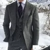 スーツブレザーメンズブレザーグレイウールT冬の男性結婚式のフォーマルグルームタキシードヘリンボーン男性ファッション3ピースジャケットベストパンツDHHO8