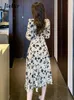 カジュアルドレスジールール秋のファッションスクエアネックフレンチメスフローラルドレス長袖スリムウエストジッパーエレガントな女性女性
