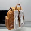 Designer ryggsäck man och kvinnor axelväska elever skolväskor mode enkla ryggsäckar avancerade retro handväska resväskor tw300a