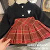 衣類セット2024秋の冬の女の子の女の子2PCS服セット綿編みと厚いセーターコートプリーツスカートスーツ幼児服