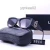 Designer Chanells Lunettes de soleil Cycle Luxury Fashion Sports Polarize Sunglass Men Femme Summer Hiver Vintage Drive Beach Baseball Black Blanc Square Salle