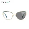 Solglasögon VKYEE Women Cat Eyes Pochromic Reading Glasses Design Butterfly Frame Anpassad recept Anti-Blue Ray Eyewear 3100