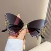 Solglasögon Zilead Luxury Glitter Diamond Butterfly Women mode överdimensionerade Rimless Sun Eglases Vintage Ladies Eyewear Gafas