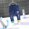 Printemps mode garçons Jeans bébé décontracté couleur boucle pantalon enfants élasticité Jean garçon pantalon automne enfants Denim 1-6Y 240123