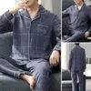 Mäns sömnkläder Män avslappnad fit loungewear Plaid Print Pyjama Set med långärmad skjorta Elastiska midja byxor avslappnad för våren