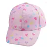 Casquettes de baseball colorées et mignonnes pour enfants de 2 à 8 ans, garçons et filles, chapeaux brillants à rayures arc-en-ciel, motif de cœur d'amour